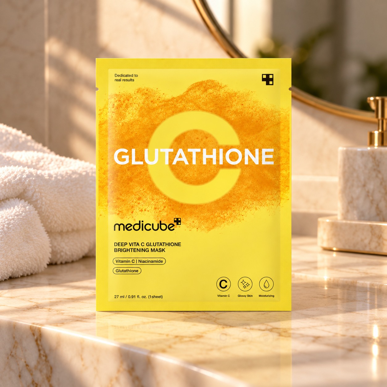 Medicube Deep Vita C Glutathione Mask em composição ilustrativa 2