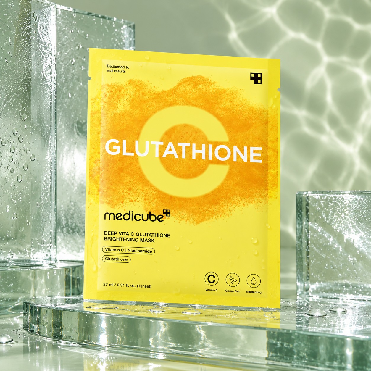 Medicube Deep Vita C Glutathione Mask em composição ilustrativa 3